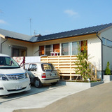 double loop　閑静な住宅地に建つ平屋建ての住宅