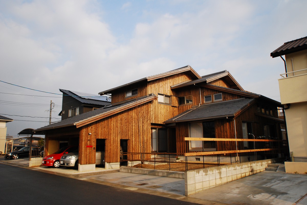 伝統工法と昔ながらの素材で建てられた住まい